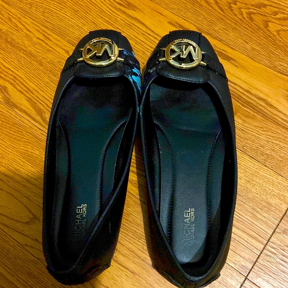 MK black shoes